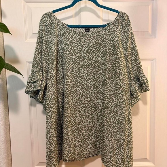 SHEIN Tops - Plus Size Shein Leopard Print Blouse